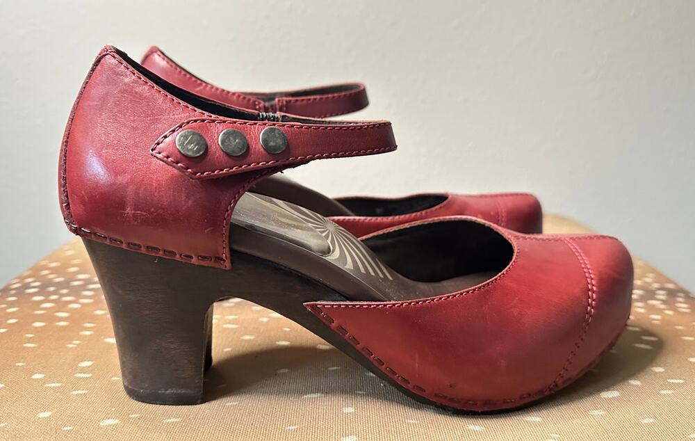 DANSKO Leather Mary Jane Pumps in Burgundy Size 37